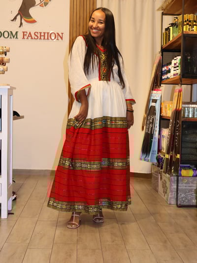 שמלה אתיופית לבנה