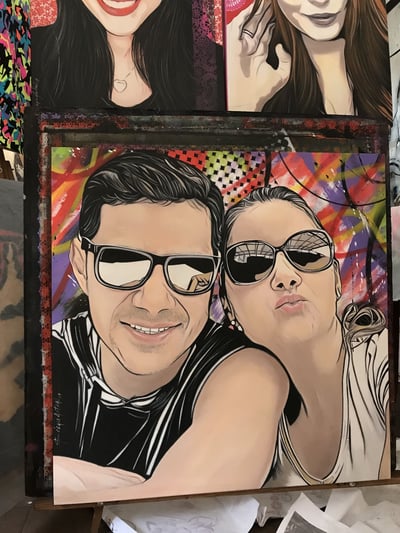 Pintura de casal em pop-art, com detalhes expressivos e estilo contemporâneo