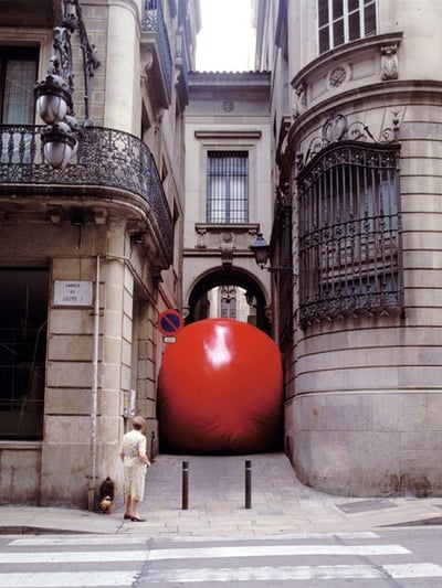Projeto RedBall de Kurt Perschke: bolas vermelhas gigantes