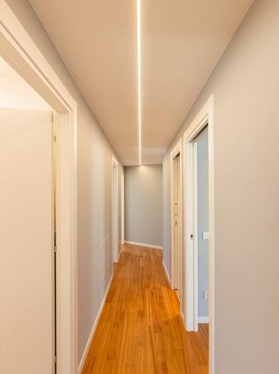 profilo led incasso cartongesso corridoio