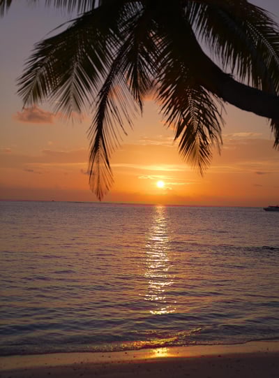 Jumeirah Olhahali Island Maldives sunset