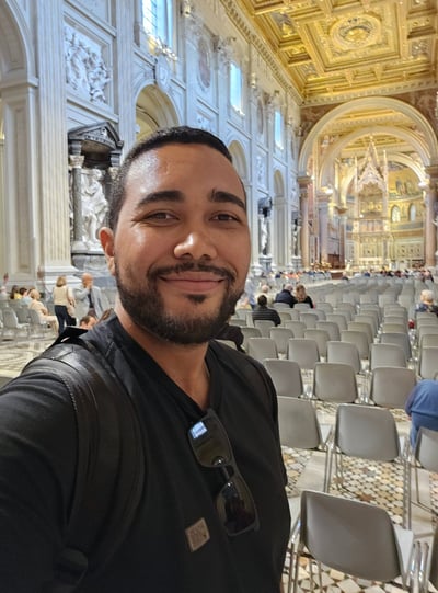Foto tirada dentro da Basílica de San Giovanni In Laterano, em Roma