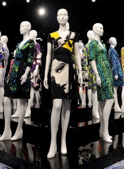 Outra colaboração significativa foi entre Roy Lichtenstein e Diane von Fürstenberg.