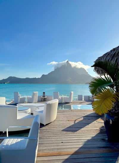 st-regis-bora-bora-outdoor-bar