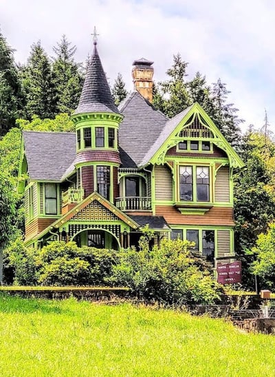 Drain OR - a beautiful 1800's colorful home with exquisite detail