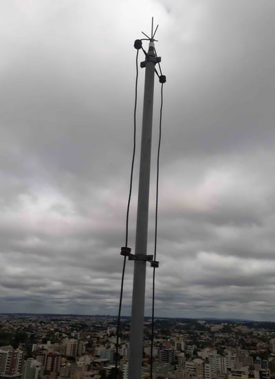 Haste do Para raios Franklin com medição ok.