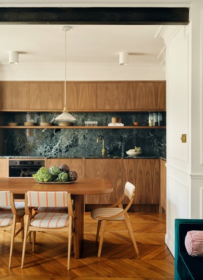 Rénovation haut de gamme d'un appartement haussmannien à Paris, design intérieur moderne