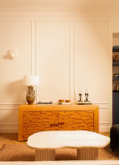Rénovation appartement haussmannien Paris, design familial haut de gamme mêlant charme et modernité