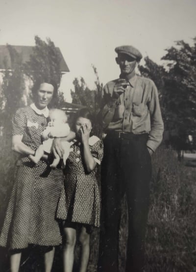 Oscar Thomas Linton with his wife Cora