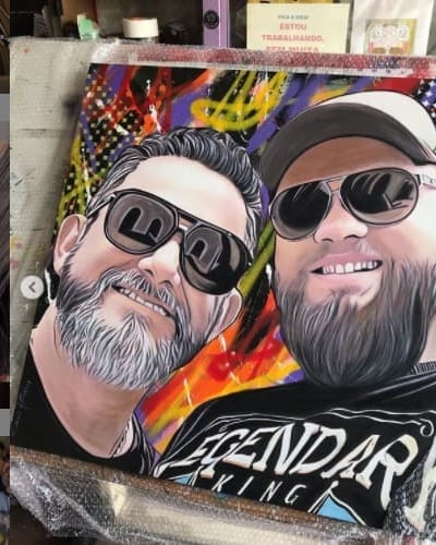 Decoração elegante com pintura personalizada, criando um ambiente acolhedor.