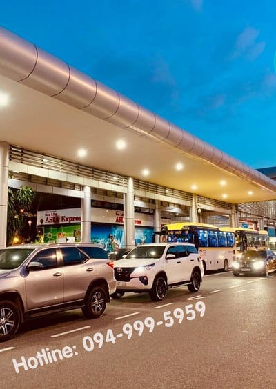 night airport transfer service at Noi Bai Airport 