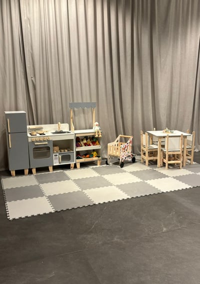 Cantinho de brinquedos de madeira para festas privativas