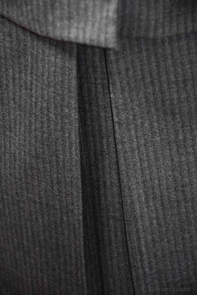 Détail jupe tailleur années 1940.