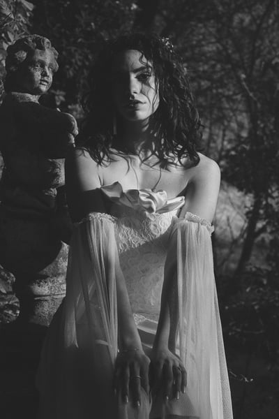 photo de mariée noir et blanc