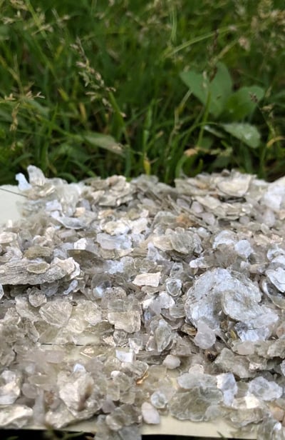 Source premium muscovite mica for electronics, cosmetics, and construction