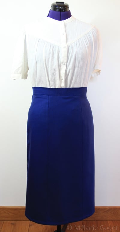 Jupe tailleur années 1940. Tailleur bleu pour défilé de reconstitution historique