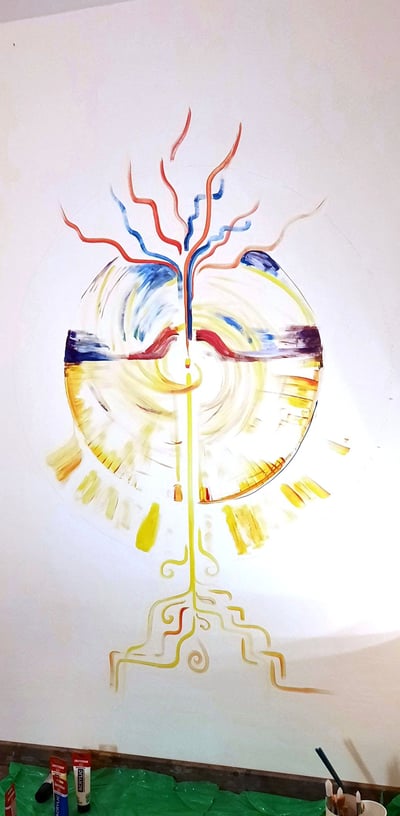 work in progress de Peinture murale du portail du dragon, avec u format circulaire traversé par un arbre de vie et avec un dr