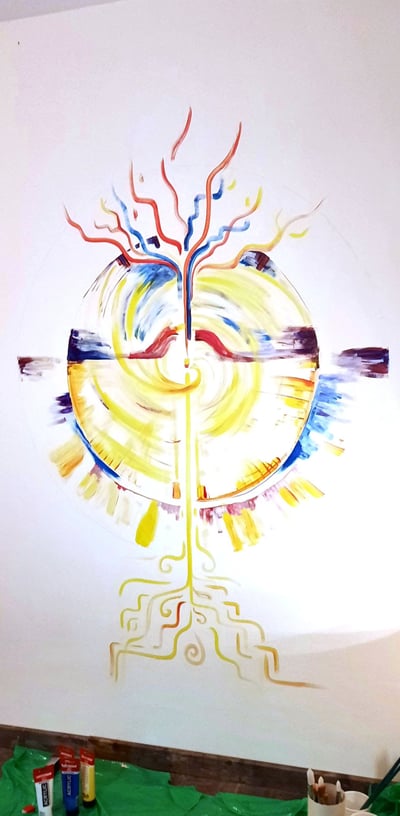 work in progress de Peinture murale du portail du dragon, avec u format circulaire traversé par un arbre de vie et avec un dr