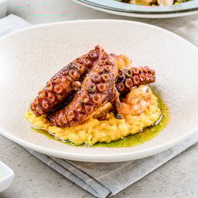 Fotografía de portafolio de un plato de mariscos