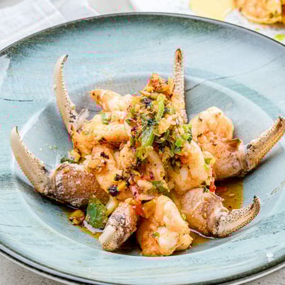 Fotografía de portafolio de un plato de mariscos