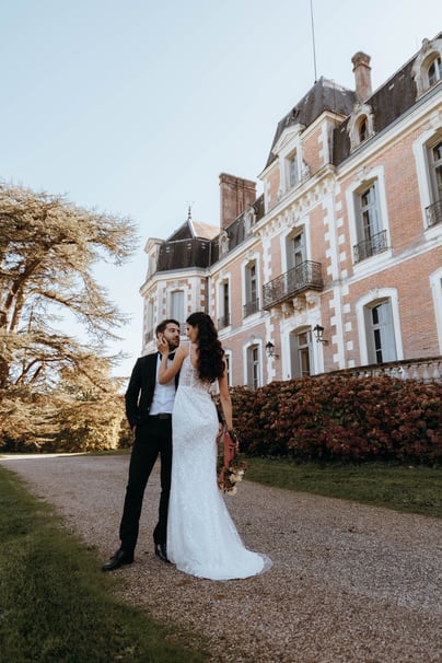 Photographe de mariage dans un château à Frouzins : capturez des moments magiques et élégants dans un cadre historique et ra