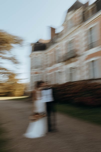Photographe de mariage dans un château à Frouzins : capturez des moments magiques et élégants dans un cadre historique et ra