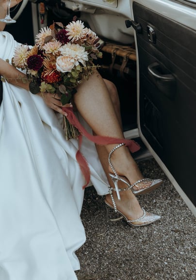 Photographe de mariage dans un château à Frouzins : capturez des moments magiques et élégants dans un cadre historique et ra