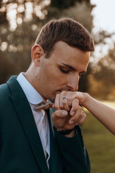 Photographe de mariage dans un château à Toulouse : capturez des moments magiques et élégants dans un cadre historique et ra
