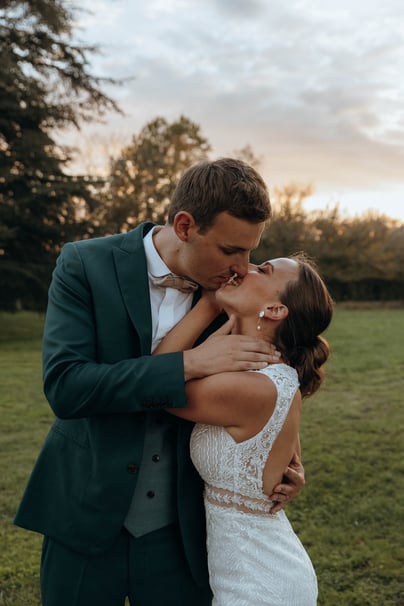 Photographe de mariage dans un château à Toulouse : capturez des moments magiques et élégants dans un cadre historique et ra