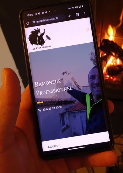 Image montrant un site internet pour un artisan ramoneur.
