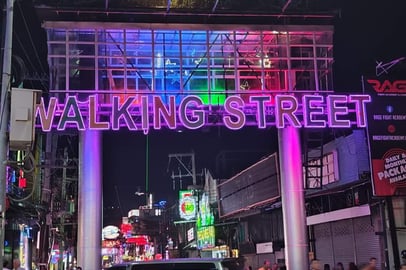 Nachtleben in der Walking Street in Pattaya