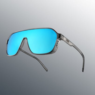 Professional sunglasses photographer focused on e-commerce, catalog image creation