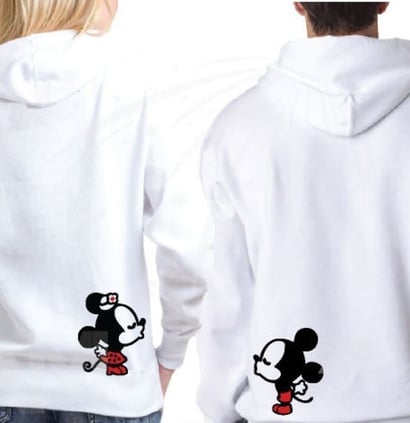 En AvantiRed creamos graficos en sueteres personalizables