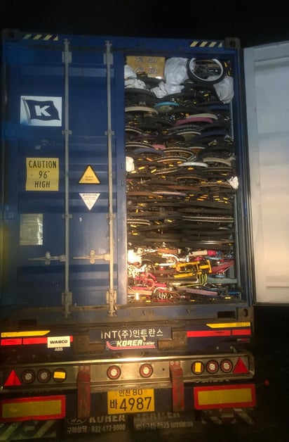 OINO, used bicycles and other goods loaded in a container for export to Afghanistan