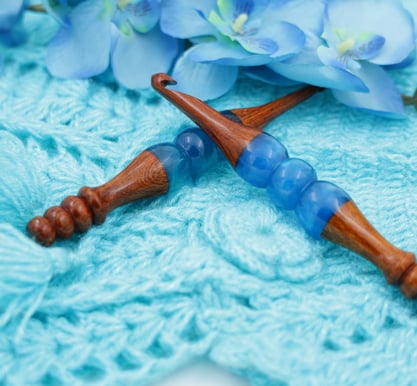 Set of ergonomic wooden crochet hooks