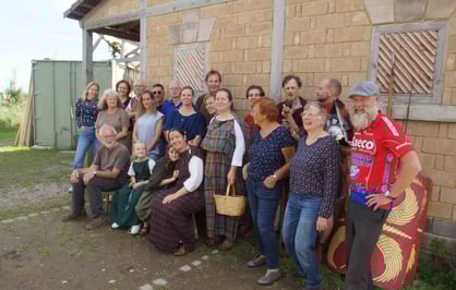 Groepsfoto team met reenactors en bezoekers Romeinenluch © Gemina project