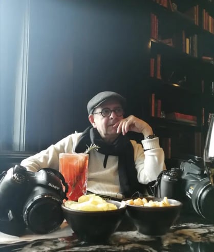 marhart assis en pause au chateau frontenac