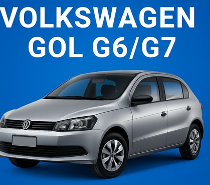 Volkswagen Gol G6 ou G7 prata, modelo hatch compacto fotografado em fundo azul com destaque para a l