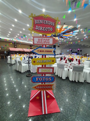 a sign board with a sign that says,'beware of the circus