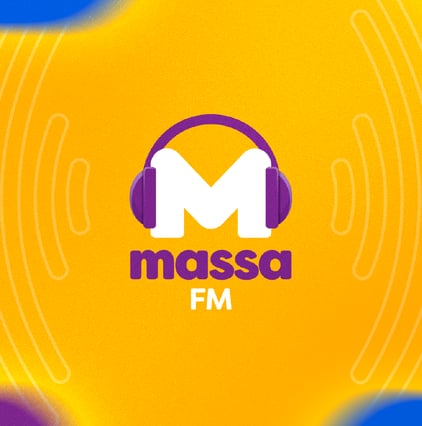 Logo de rádio com letra M e fone de ouvido e fundo amarelo