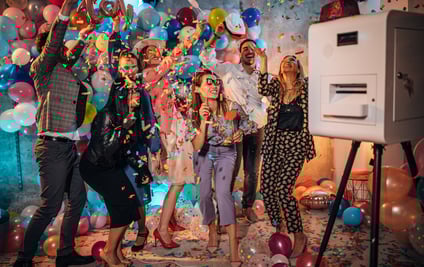  Capturez chaque sourire pour prolonger la magie de la fête