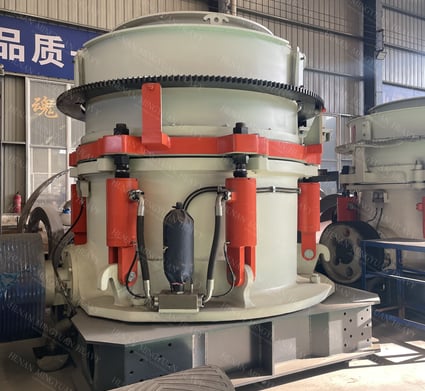 Multipe cylinder hydraulic cone crusher