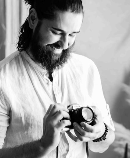 Black and white portrait of Thomas Bertini, BonjourMrsBride wedding photographer