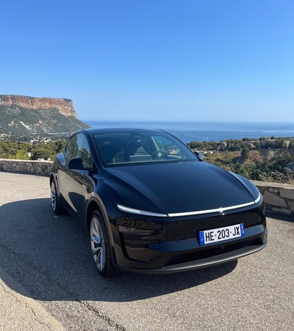 tesla modele Y chauffeur privé cassis