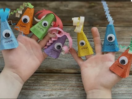 fabriquer marionnette avec boite d'oeuf