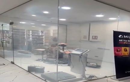 Smart Privacy Glass Solutions for Hospitals & Clinics
