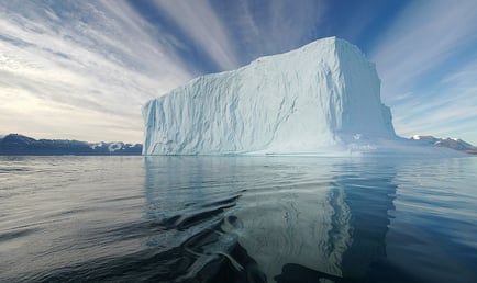 Par Rita Willaert from 9890 Gavere, Belgium —Iceberg in the Northeast Greenland National Park .