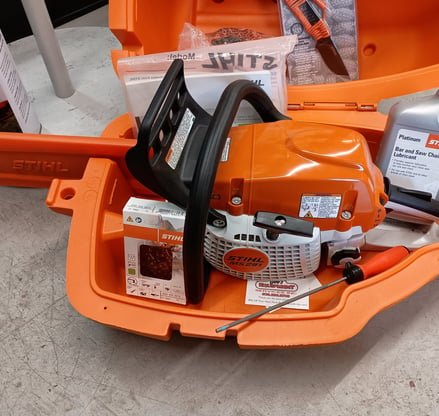 homeowners chainsaw completely set up 