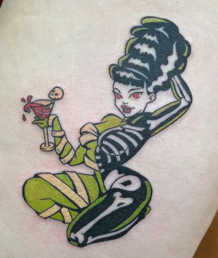 Tattoo Comic Skeleton Lady in vibrant flourescent green