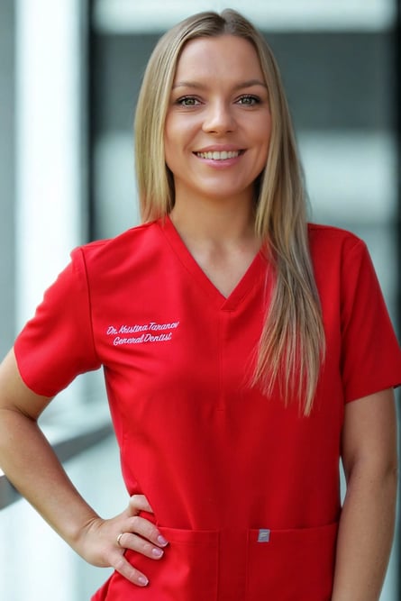 Top cosmetic dentist in Naples FL – Dr. Kristina Taranov offering veneers and smile makeovers